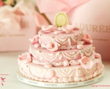Miniature Wedding Cake by Hummingbird Miniatures